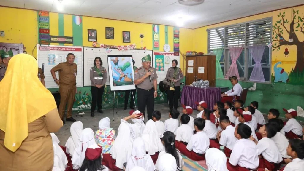 Polda Riau Kenalkan Green Policing Ke Siswa Sd Pekanbaru Ajak Jaga Lingkungan