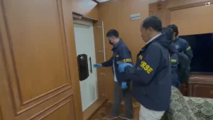 Geledah Rumah Terduga Korupsi Di Bogor Polri Sita Emas Dan Foto Keluarga