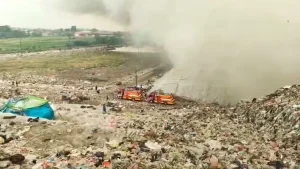 Kebakaran Tpa Jatiwaringin Tangerang Belum Padam 24 Jam Ini Kendalanya
