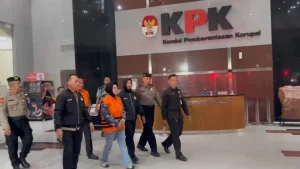 Kpk Resmi Tahan Bupati Sukoharjo Etik Suryani Terkait Ott Suap