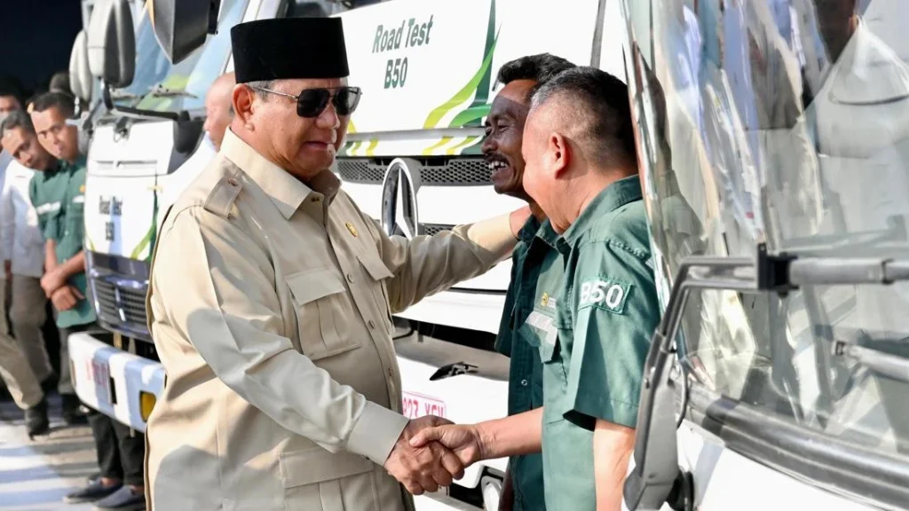 Prabowo Dialog Hangat Dengan Sopir Truk Saat Tinjau Biosolar B50 Di Cikampek