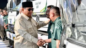 Prabowo Dialog Hangat Dengan Sopir Truk Saat Tinjau Biosolar B50 Di Cikampek