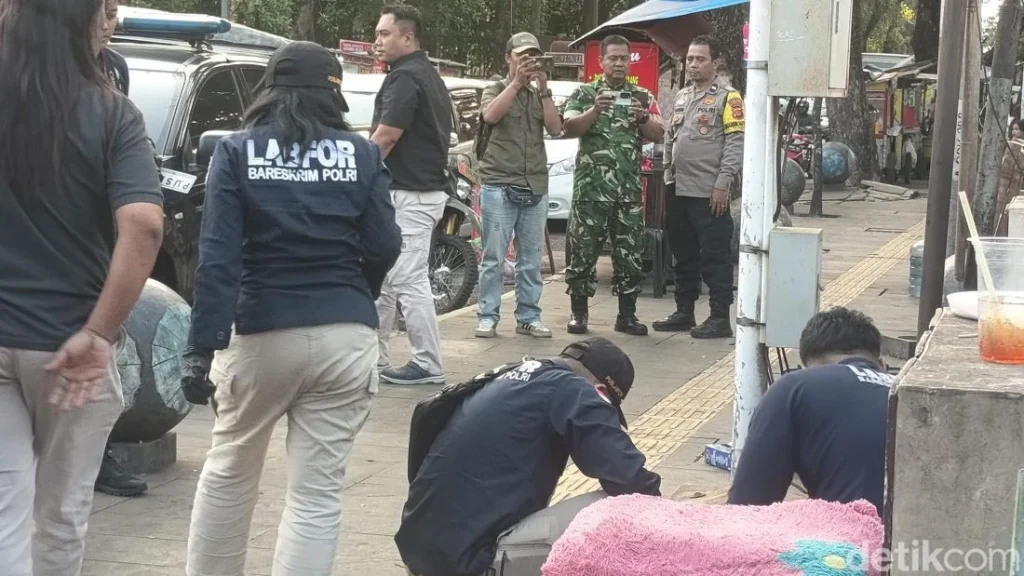 Puslabfor Polri Olah Tkp Ledakan Bom Rakitan Di Tasikmalaya